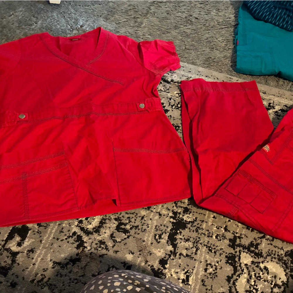 Red scrub set